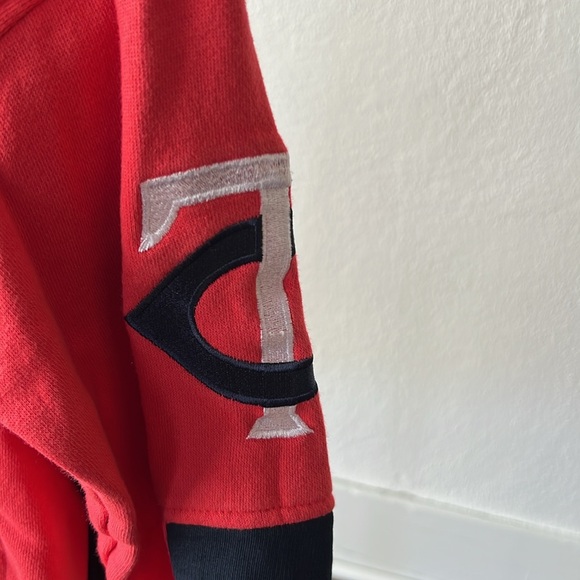 Minnesota Twins Red Sweatshirt Size Large - Picture 3 of 4